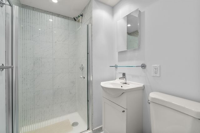 9 Hawthorne Place 7E, Boston, MA 02114