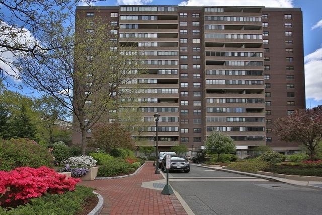 9 Hawthorne Place 7E, Boston, MA 02114