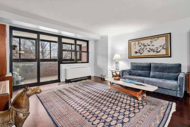 9 Hawthorne Place 7E, Boston, MA 02114