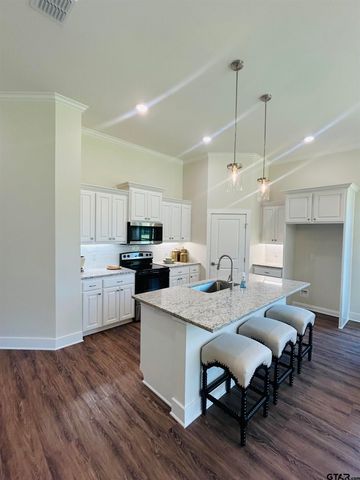 15055 High Country Acres Ln, Tyler, TX 75706
