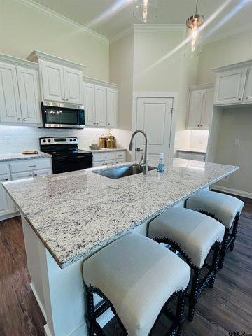 15055 High Country Acres Ln, Tyler, TX 75706