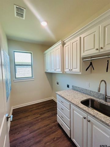 15055 High Country Acres Ln, Tyler, TX 75706