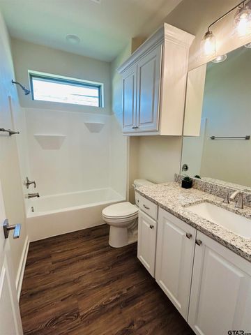 15055 High Country Acres Ln, Tyler, TX 75706