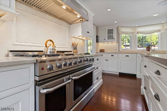 52 Schoolhouse Ln, Morris Twp., NJ 07960