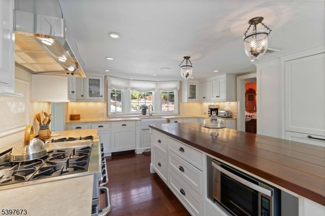 52 Schoolhouse Ln, Morris Twp., NJ 07960