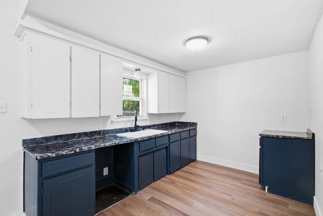 905 N Rusk Street, Weatherford, TX 76086