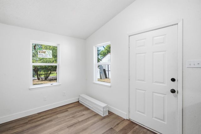 905 N Rusk Street, Weatherford, TX 76086