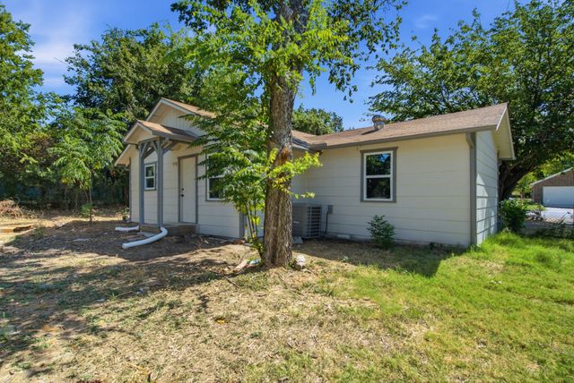 905 N Rusk Street, Weatherford, TX 76086