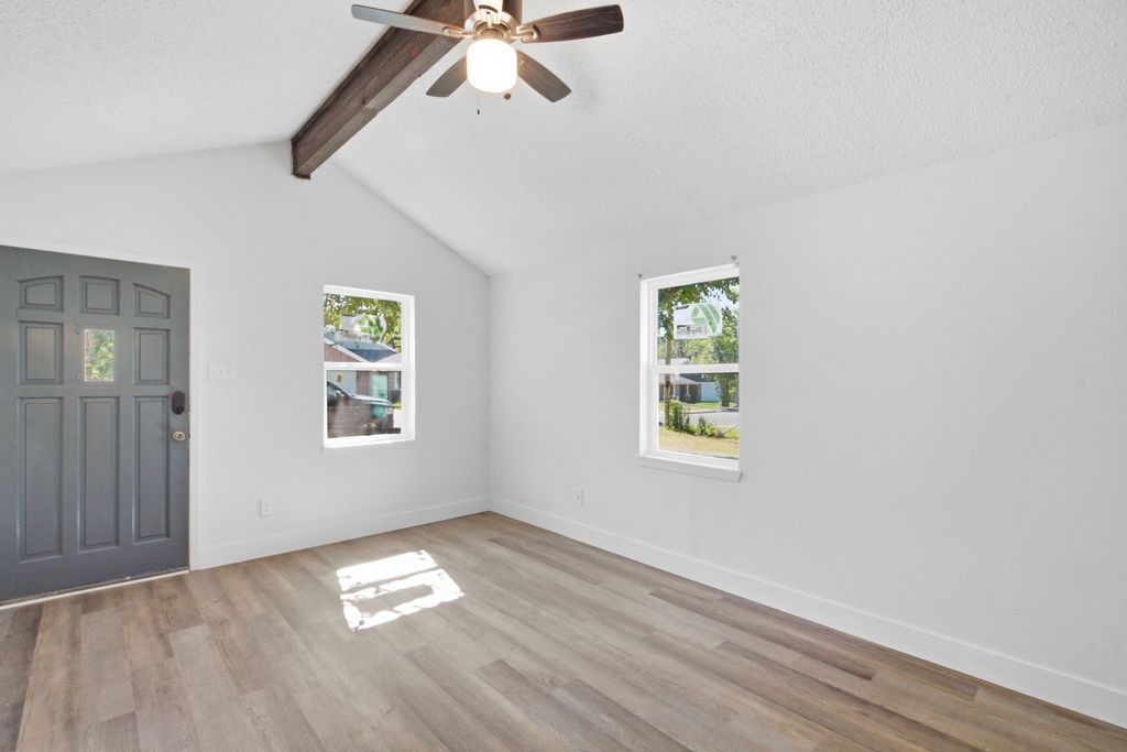 905 N Rusk Street, Weatherford, TX 76086