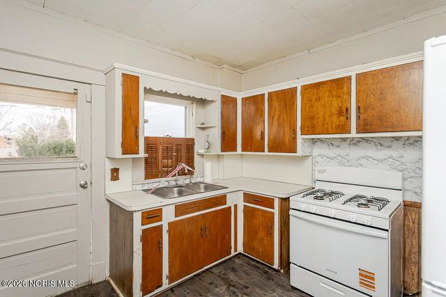 3412 Maple Street, Toledo, OH 43608