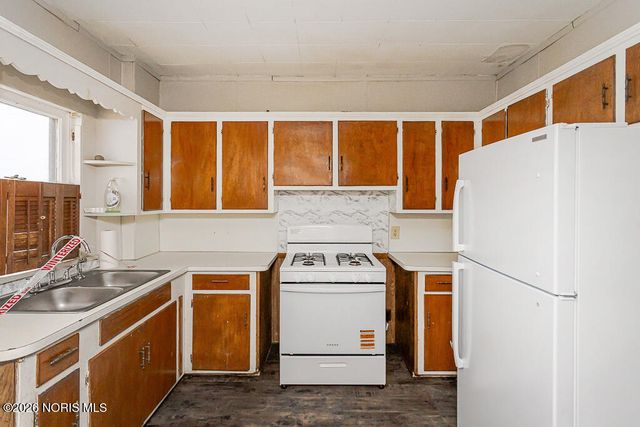 3412 Maple Street, Toledo, OH 43608