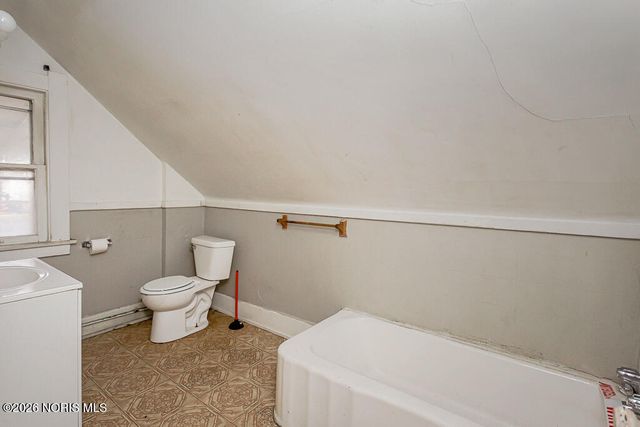 3412 Maple Street, Toledo, OH 43608