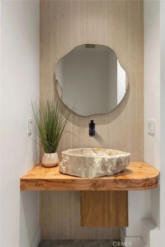 2619 S Rimpau Blvd, Los Angeles, CA 90016