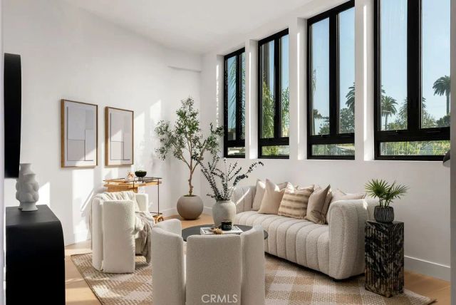 2619 S Rimpau Blvd, Los Angeles, CA 90016