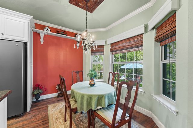 1243 Chartres, Oak Ridge, TX 75142