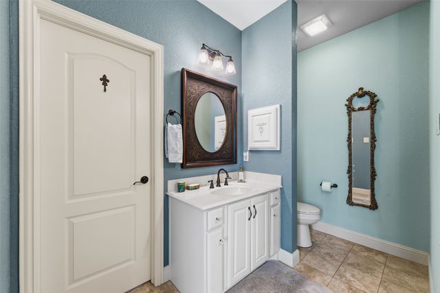 1243 Chartres, Oak Ridge, TX 75142
