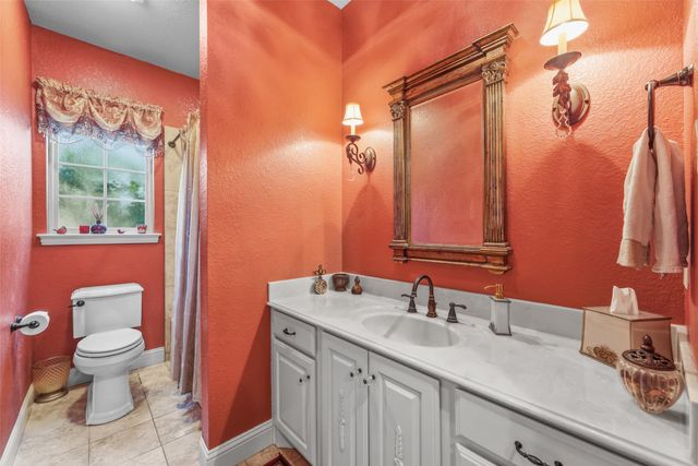 1243 Chartres, Oak Ridge, TX 75142
