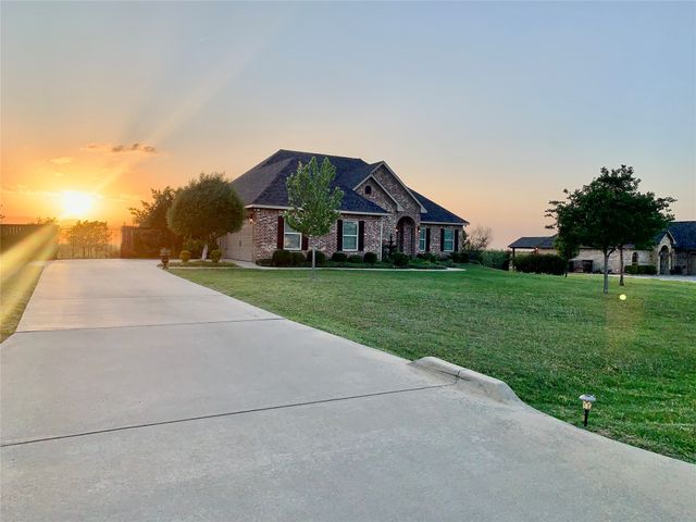 1243 Chartres, Oak Ridge, TX 75142