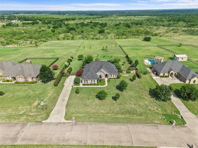 1243 Chartres, Oak Ridge, TX 75142