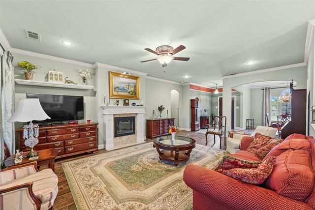 1243 Chartres, Oak Ridge, TX 75142