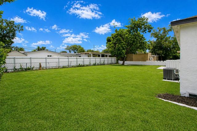 2870 NW 169th Ter, Miami Gardens, FL 33056