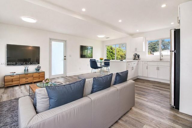 2870 NW 169th Ter, Miami Gardens, FL 33056