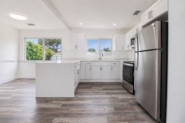 2870 NW 169th Ter, Miami Gardens, FL 33056