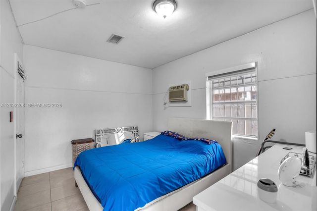 4820 W 2nd Ln, Hialeah, FL 33012
