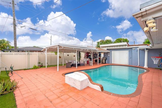 4820 W 2nd Ln, Hialeah, FL 33012