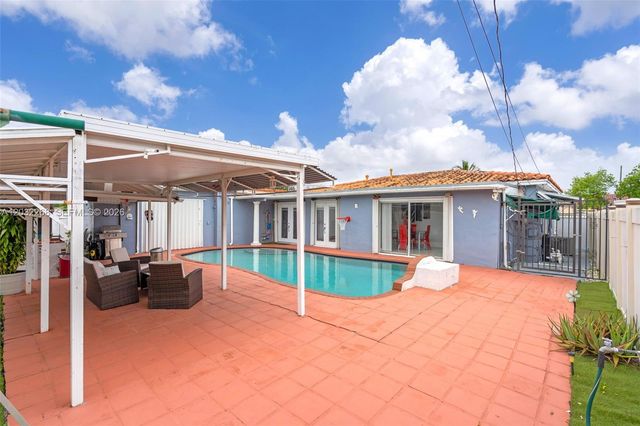 4820 W 2nd Ln, Hialeah, FL 33012