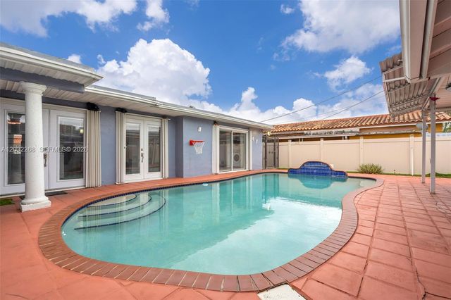 4820 W 2nd Ln, Hialeah, FL 33012