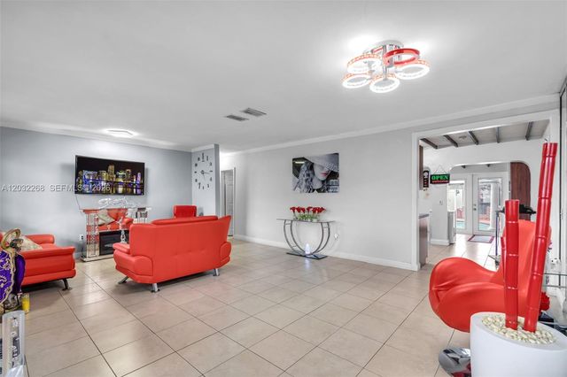 4820 W 2nd Ln, Hialeah, FL 33012