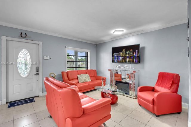 4820 W 2nd Ln, Hialeah, FL 33012