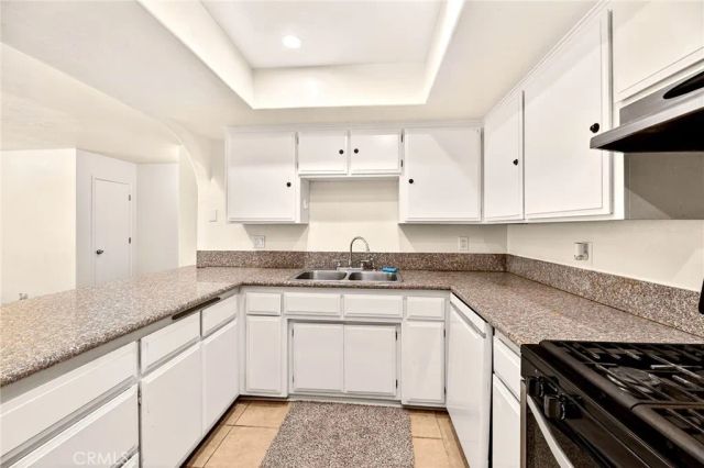 1325 W Latham, Hemet, CA 92543