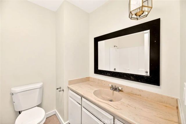 1325 W Latham, Hemet, CA 92543