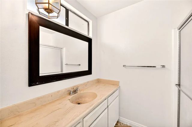 1325 W Latham, Hemet, CA 92543