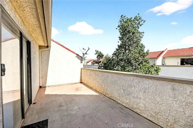 1325 W Latham, Hemet, CA 92543