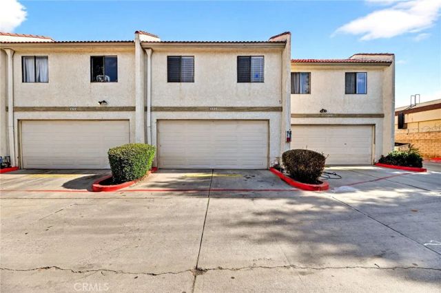 1325 W Latham, Hemet, CA 92543