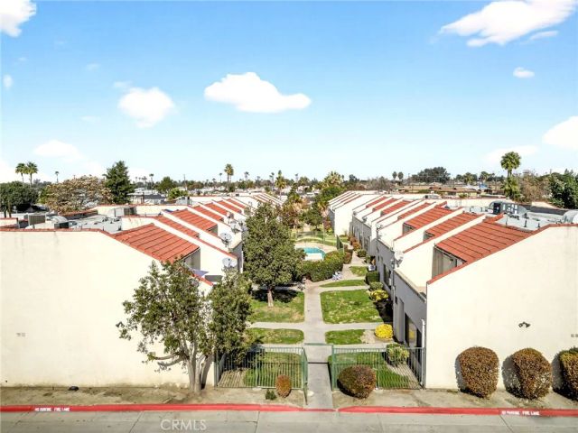 1325 W Latham, Hemet, CA 92543