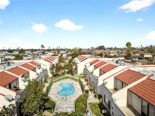 1325 W Latham, Hemet, CA 92543