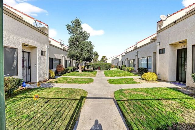 1325 W Latham, Hemet, CA 92543