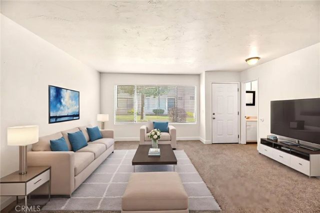 1325 W Latham, Hemet, CA 92543