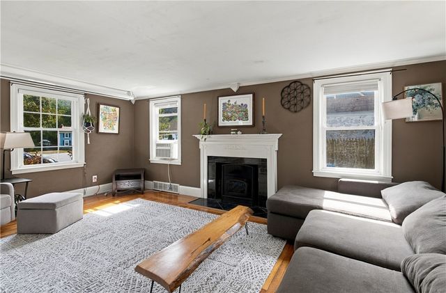 60 Parkway Drive, Warwick, RI 02886