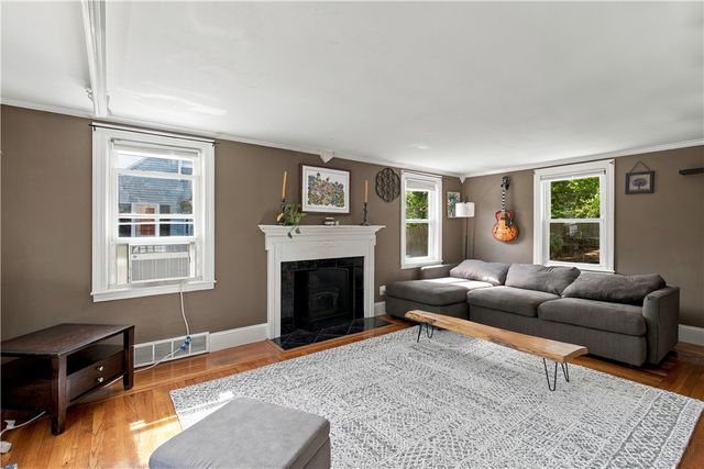 60 Parkway Drive, Warwick, RI 02886