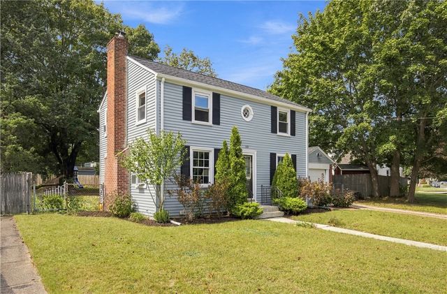 60 Parkway Drive, Warwick, RI 02886