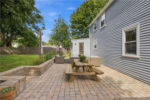 60 Parkway Drive, Warwick, RI 02886