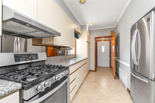150-35 11th Avenue, Whitestone, NY 11357