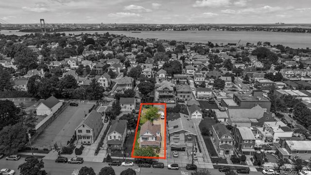 150-35 11th Avenue, Whitestone, NY 11357