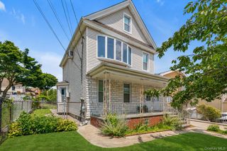 150-35 11th Avenue, Whitestone, NY 11357