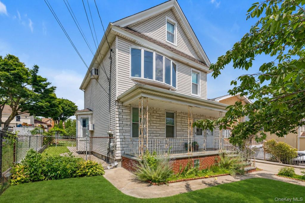 150-35 11th Avenue, Whitestone, NY 11357